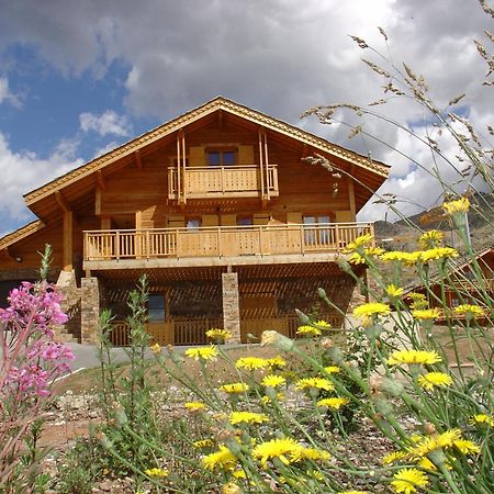 Madame Vacances Les Chalets De L'Altiport Alpe d'Huez Eksteriør billede