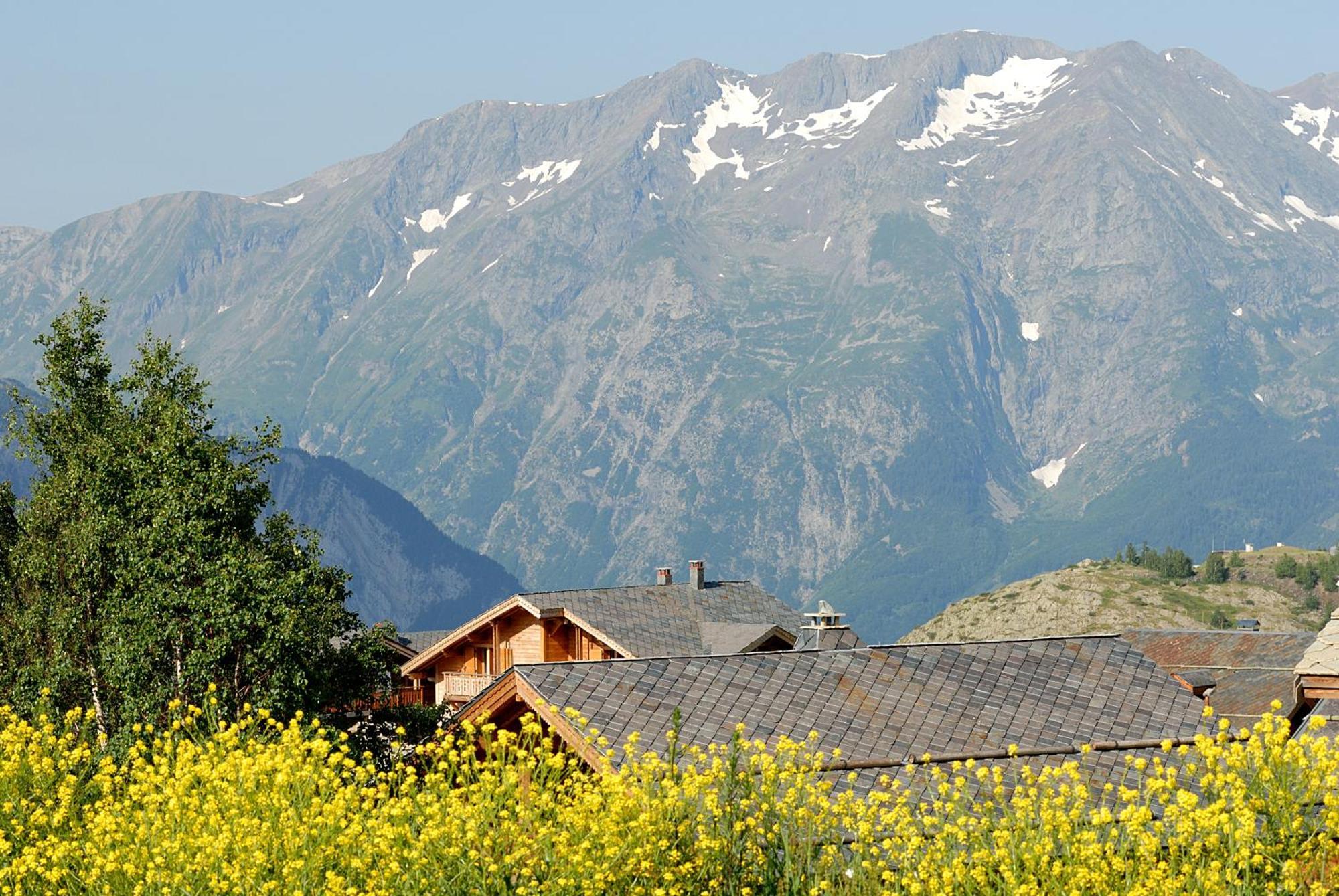 Madame Vacances Les Chalets De L'Altiport Alpe d'Huez Eksteriør billede