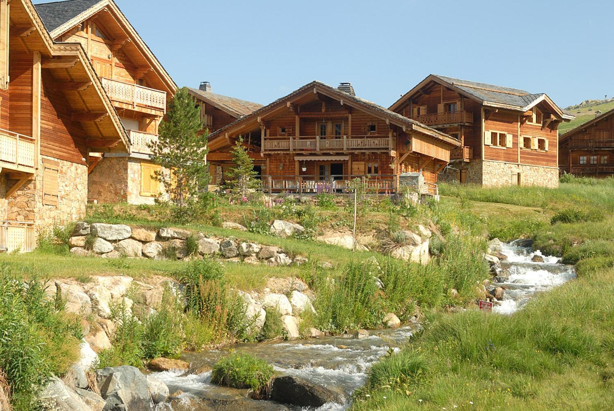 Madame Vacances Les Chalets De L'Altiport Alpe d'Huez Eksteriør billede