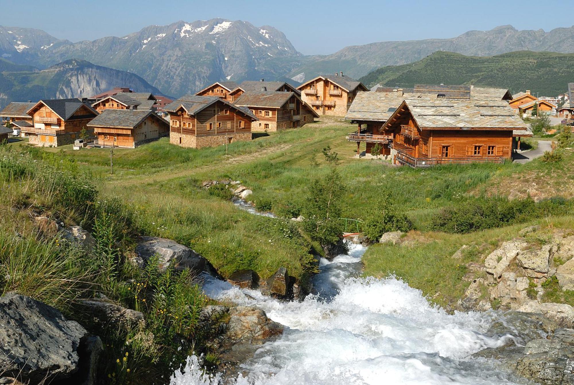 Madame Vacances Les Chalets De L'Altiport Alpe d'Huez Eksteriør billede