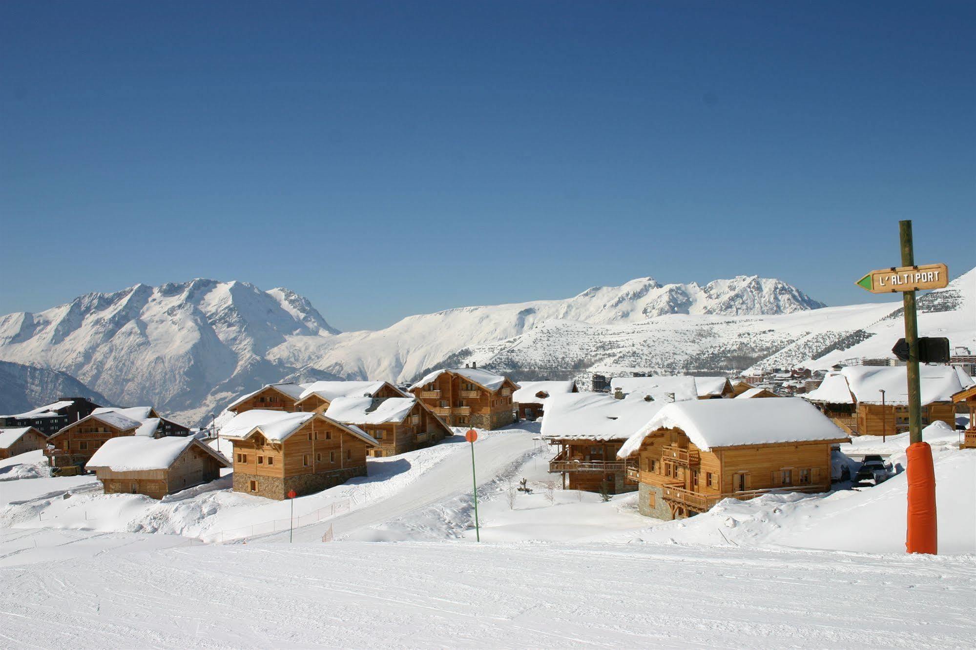 Madame Vacances Les Chalets De L'Altiport Alpe d'Huez Eksteriør billede